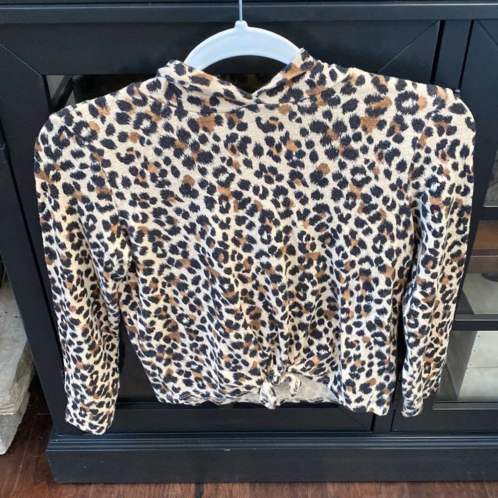 Girls Old Navy cheetah print long sleeve with hood